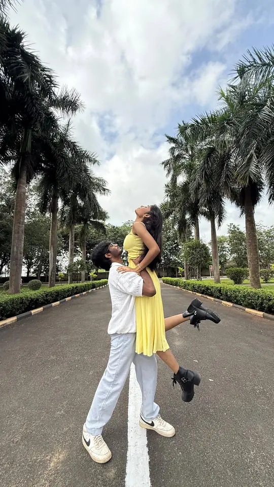 Duet on the campus road